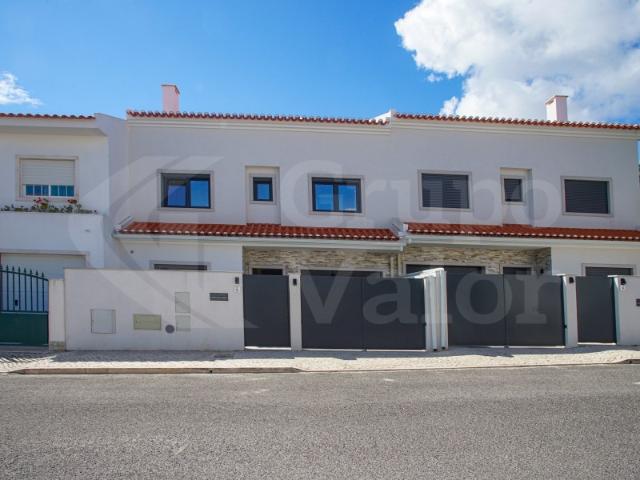 Moradia Nova com 3 Suites | Varge Mondar | Sintra