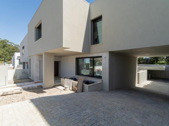 Moradia Nova a estrear, com 3 suites em Barcarena 146m² Porto Salvo e Barcarena