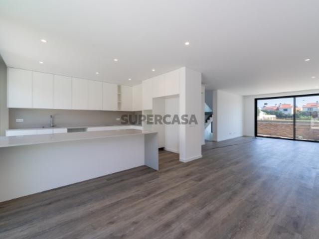 Moradia Nova com Piscina em Murches Terreno de 1.055 m²