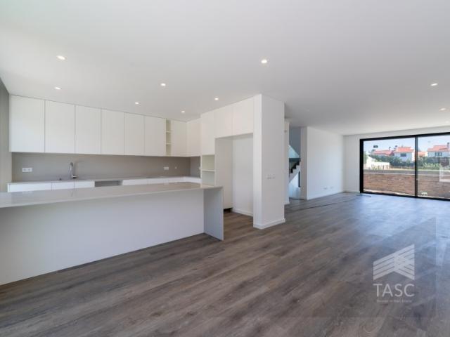 Moradia Nova com Piscina em Murches Terreno de 1.055 m²