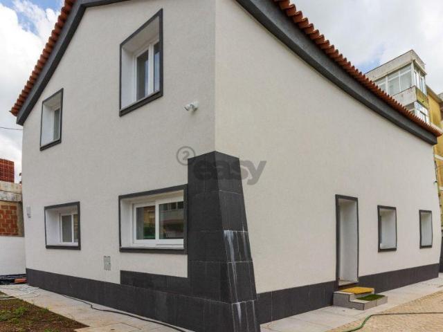 Moradia nova isolada T4 em Agualva Cacém | 26064075389