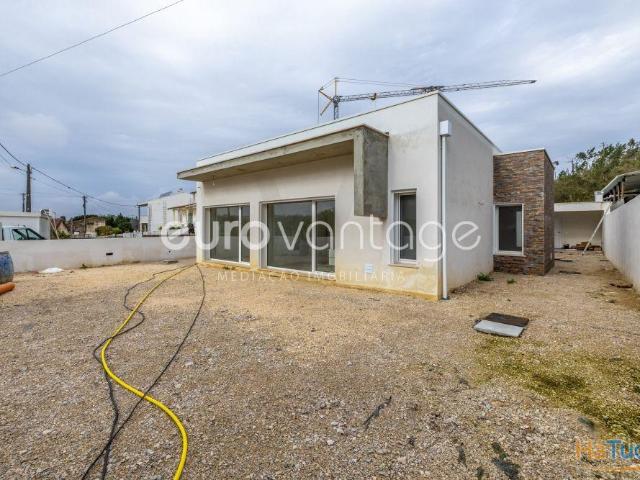 Moradia Nova T3+1 Leiria | 26064070218
