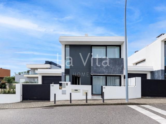 Moradia Nova T3+1 Porto Salvo, Oeiras 190m² Porto Salvo e Barcarena