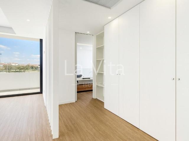 Moradia Nova T3+1 Porto Salvo, Oeiras 190m² Porto Salvo e Barcarena