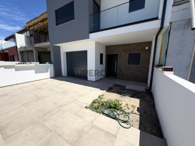 Moradia nova T3, perto das praias