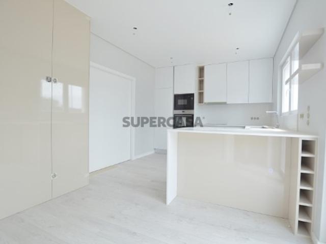 MORADIA NOVA T3 ZONA ERICEIRA