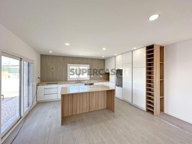 Moradia Nova T4 C/ 2 Suites e Garagem Pinhal das Formas