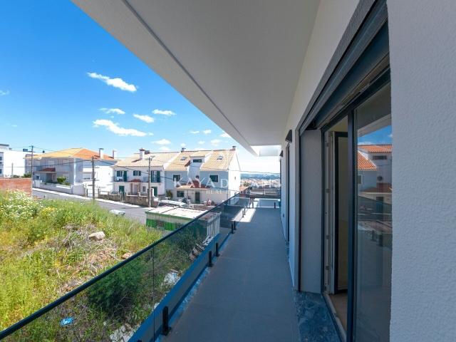 Moradia Nova T5 no Bairro do Trigache em Famões, Odivelas