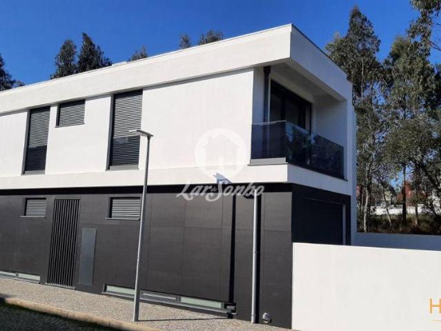 Moradia Nova V4 em Espinho | 26053681491