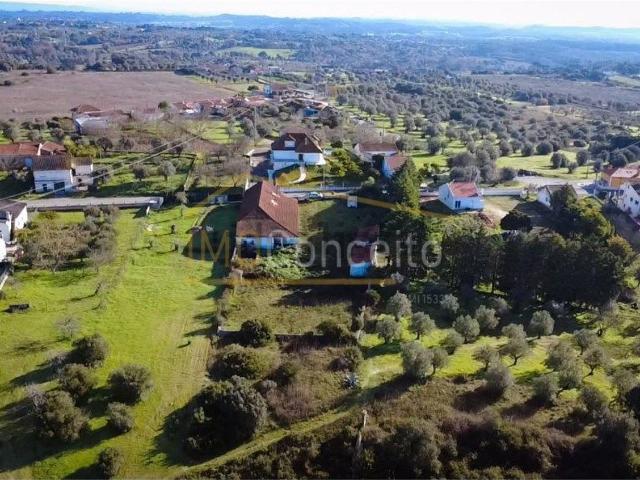 Moradia, Olaia e Paço