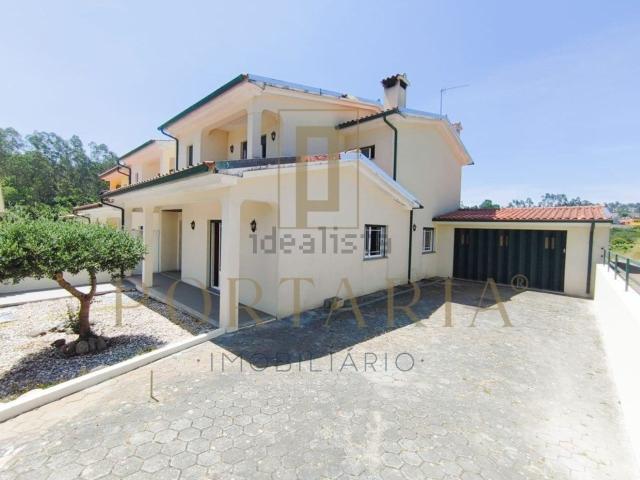 Moradia, Oliveira de Azeméis Santiago da Riba Ul Ul Macinhata da Seixa Madail