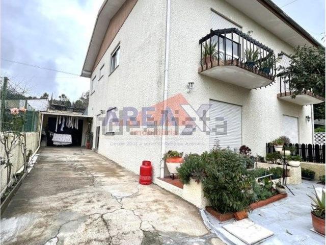 Moradia, Oliveira de Azeméis Santiago da Riba Ul Ul Macinhata da Seixa Madail