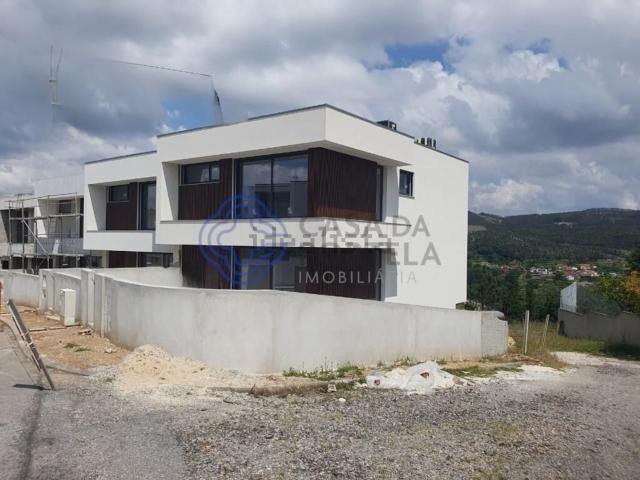 Moradia, Oliveira de Azeméis Santiago da Riba Ul Ul Macinhata da Seixa Madail