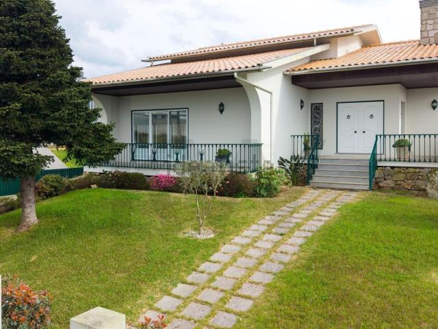 Moradia, Oliveira de Azeméis Santiago da Riba Ul Ul Macinhata da Seixa Madail