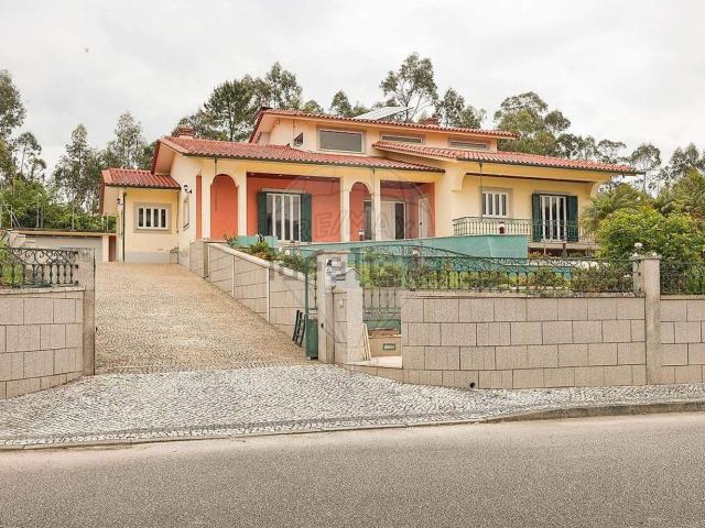 Moradia, Oliveira de Azeméis Santiago da Riba Ul Ul Macinhata da Seixa Madail