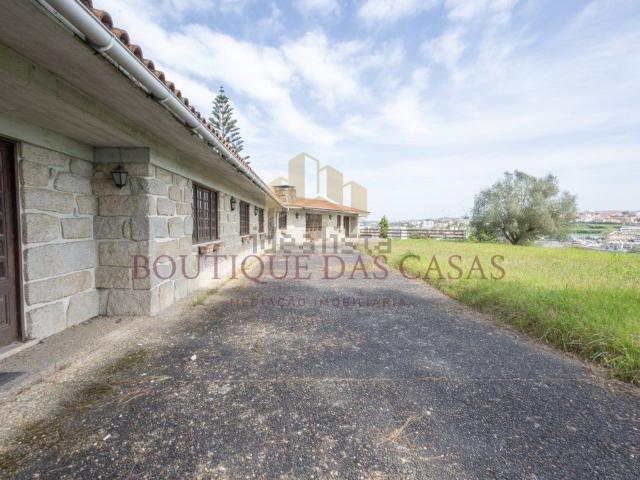 Moradia, Oliveira do Douro
