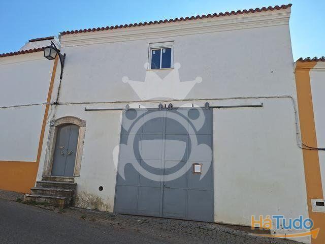 Moradia Open Space com ampla Garagem | 26084094405