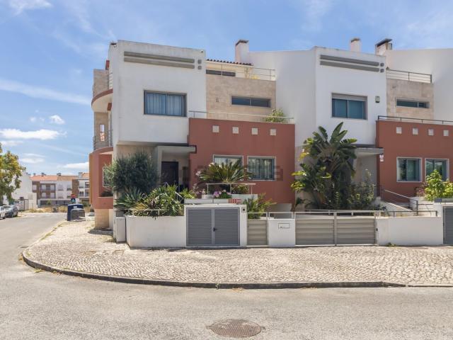 Moradia, Atalaia e Alto Estanqueiro Jardia