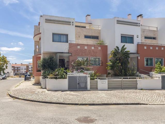 Moradia, Atalaia e Alto Estanqueiro Jardia