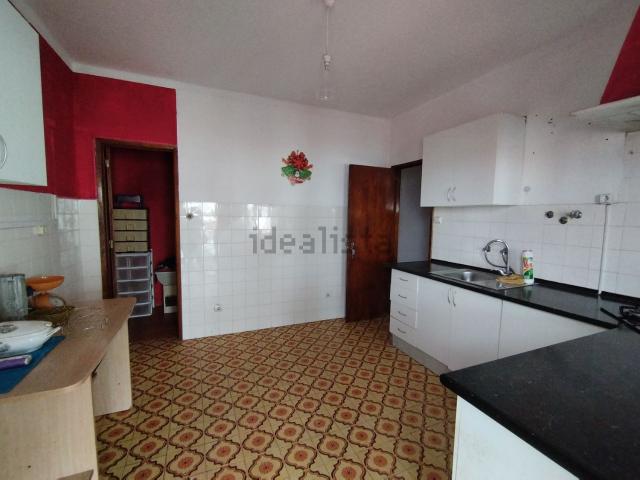 Moradia, Atouguia da Baleia
