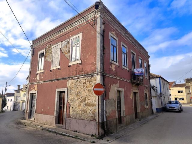 Moradia, Atouguia da Baleia