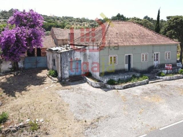 Moradia, Atouguia