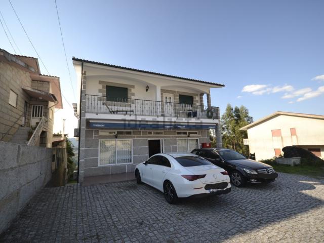 Moradia, Avessadas e Rosém