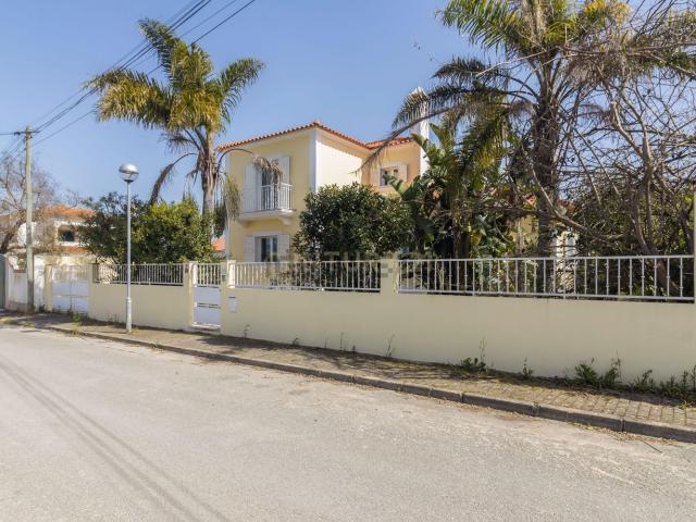 Moradia, Azeitão