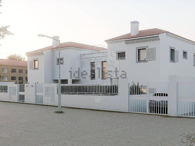 Moradia, Azeitão