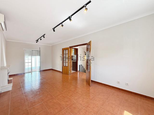 Moradia, Azeitão