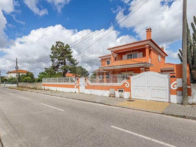 Moradia, Azeitão