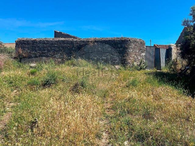 Moradia, Azoia de Cima e Tremês