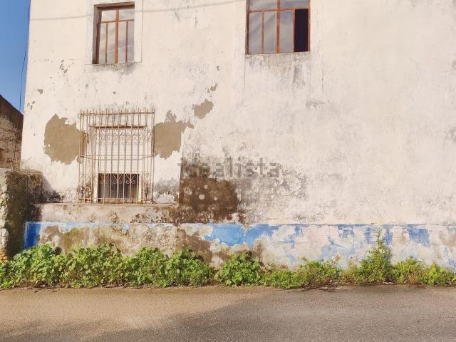 Moradia, Azoia de Cima e Tremês