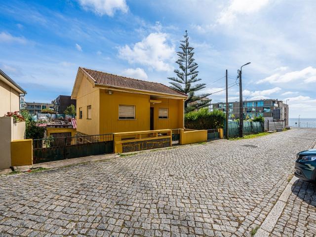Moradia a 100 Metros da Praia de Lavadores I Exclusivo Golde. 126m² Canidelo