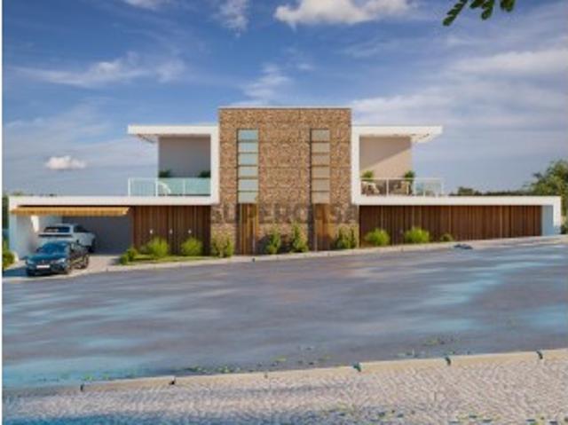 Moradia a Construir T4 geminada em Castelo do Neiva