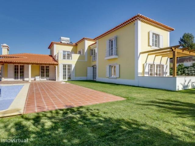 Moradia a estrear, c/ piscina na vila de Sintra