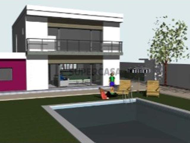 Moradia T3 +1 a estrear com piscina em Almeirim