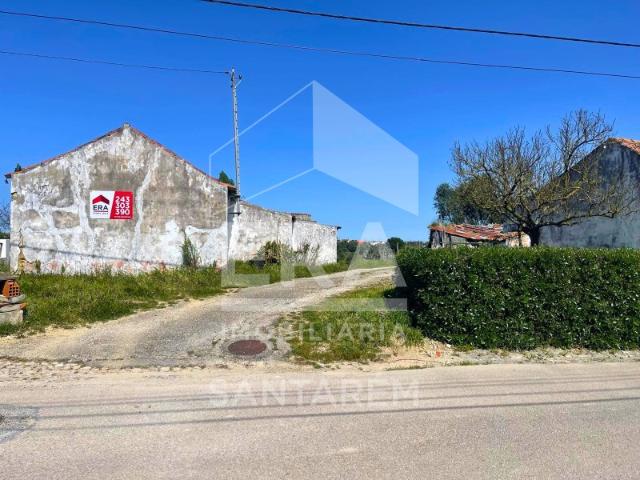 Moradia a necessitar de obras no Secorio