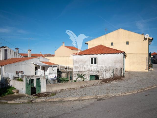 Moradia à Venda em Sequeiros, Concelho da Mêda – Apenas 42.000 €