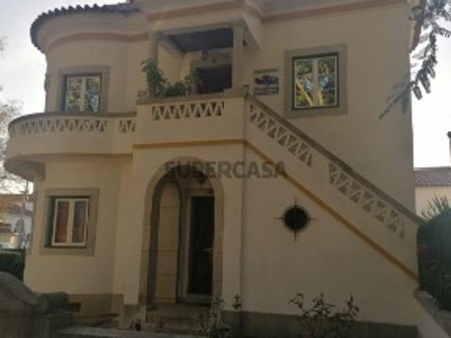 Moradia à venda na Avenida Dona Leonor de Oliveira Fernandes