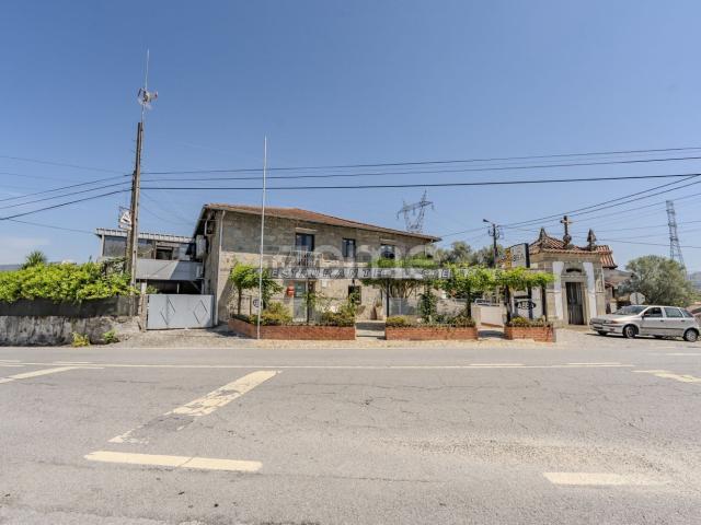 Moradia, Águas Santas e Moure
