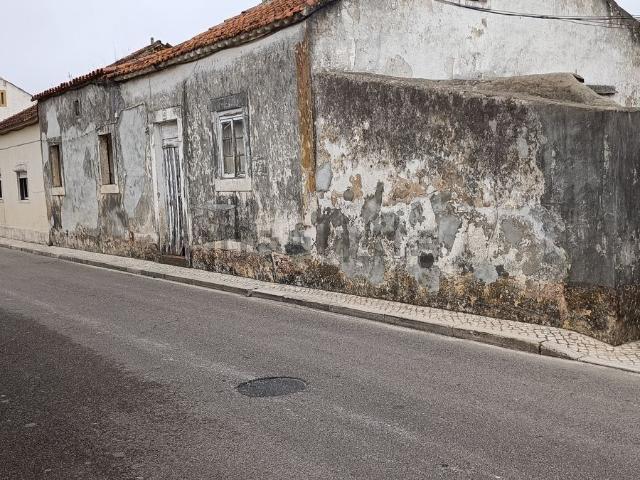 Moradia, Alcobaça e Vestiaria