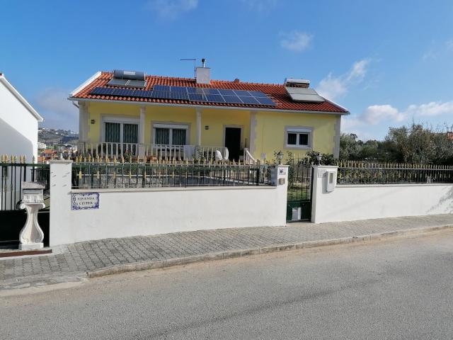 Moradia, Alcobaça e Vestiaria