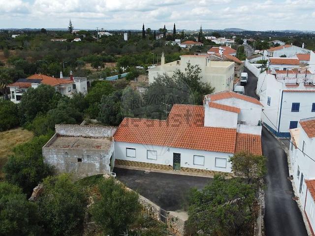 Moradia, Alcantarilha e Pêra