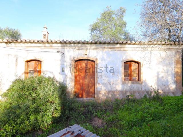 Moradia, Alcantarilha e Pêra