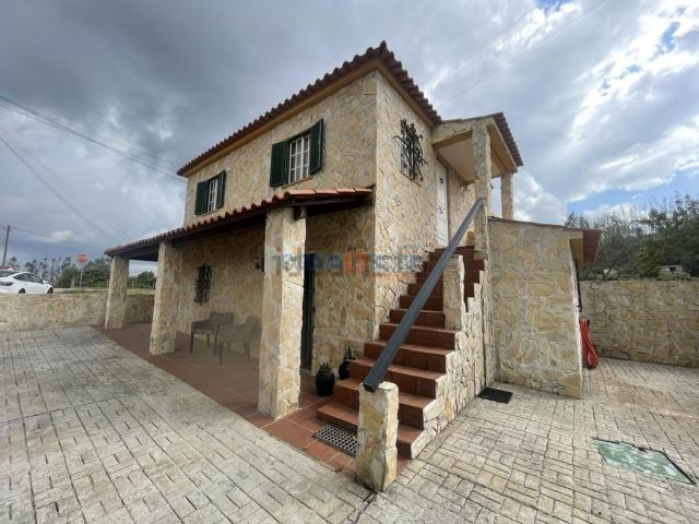 Moradia, Albergaria a Velha e Valmaior