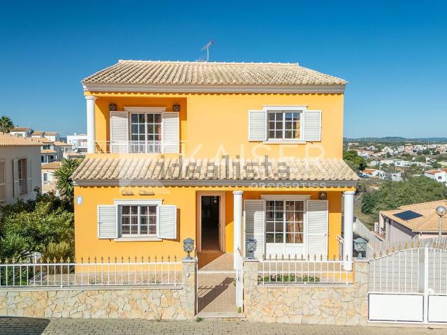 Moradia, Algoz