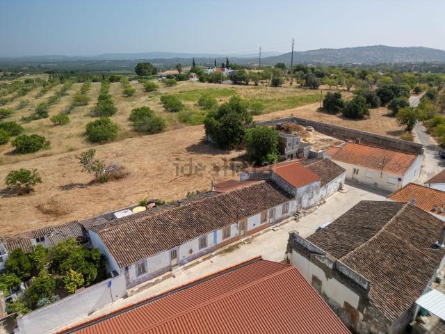 Moradia, Algoz