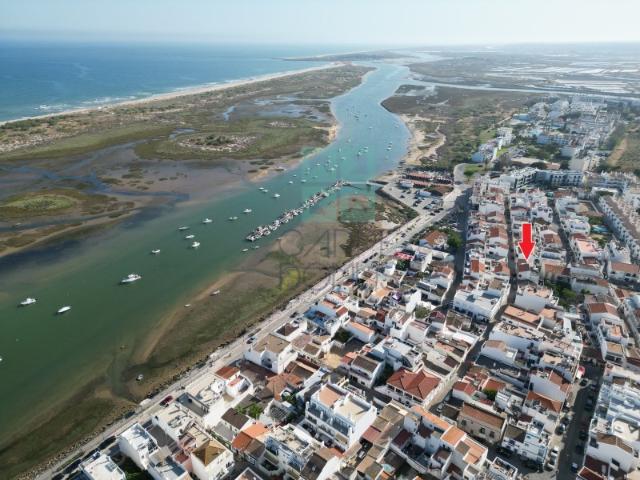 Moradia Algarvia Renovada a Poucos Passos da Ria e da Praia de Cabanas de Tavira