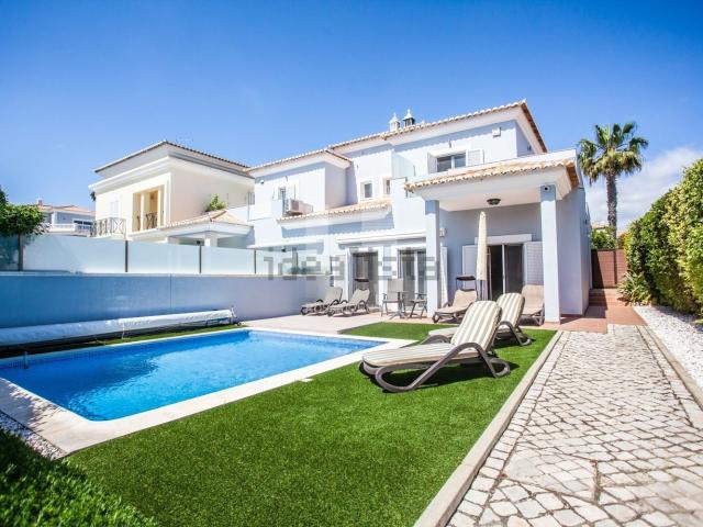 Moradia, Almancil